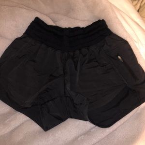 Lululemon tracker shorts